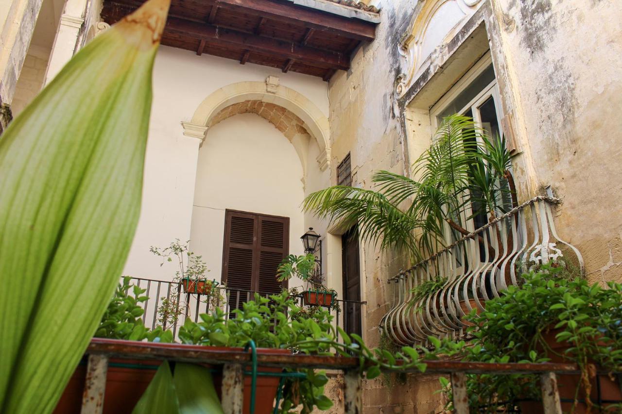 B&B Palazzo Sambiasi Lecce Extérieur photo